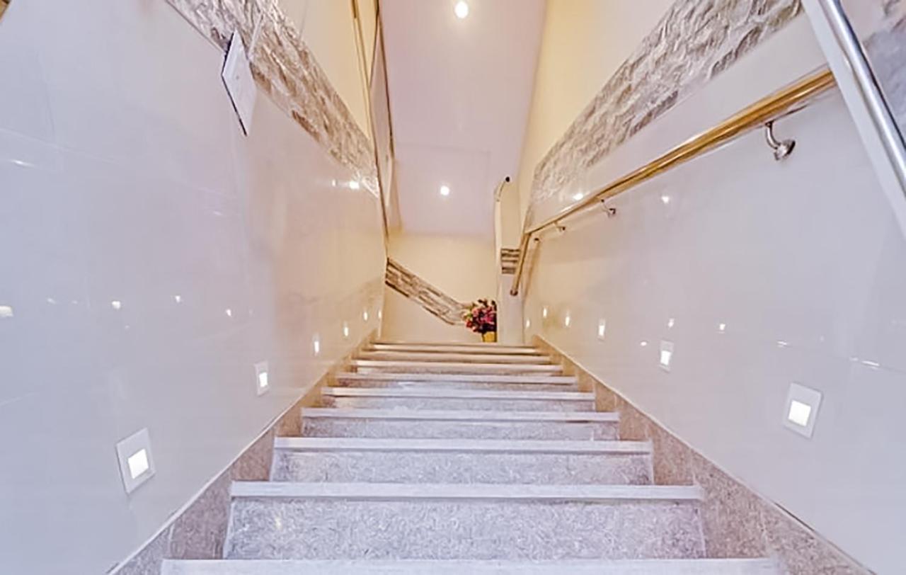Hotel Palace - Jagatpuri New Delhi
